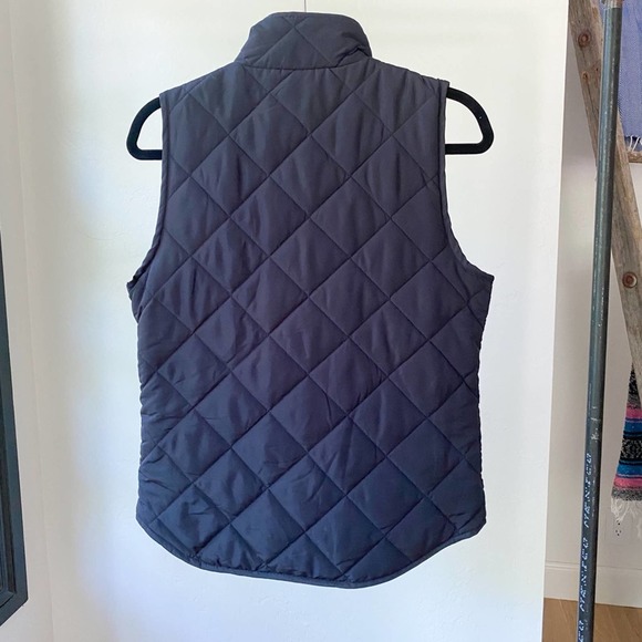 THREAD & SUPPLY Women's Navy Blue Quilted Poly Fill Zip Front Puffer Vest sz S - Picture 4 of 10